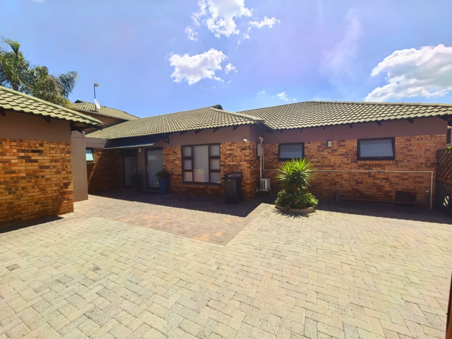 3 Bedroom Property for Sale in Vaalpark Free State